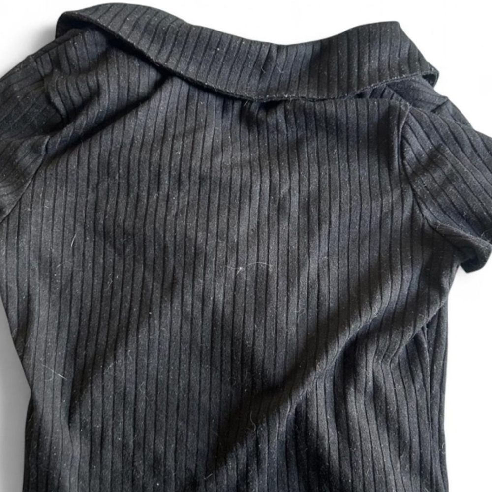 Black Ribbed Women's Top - Picture 2 of 3